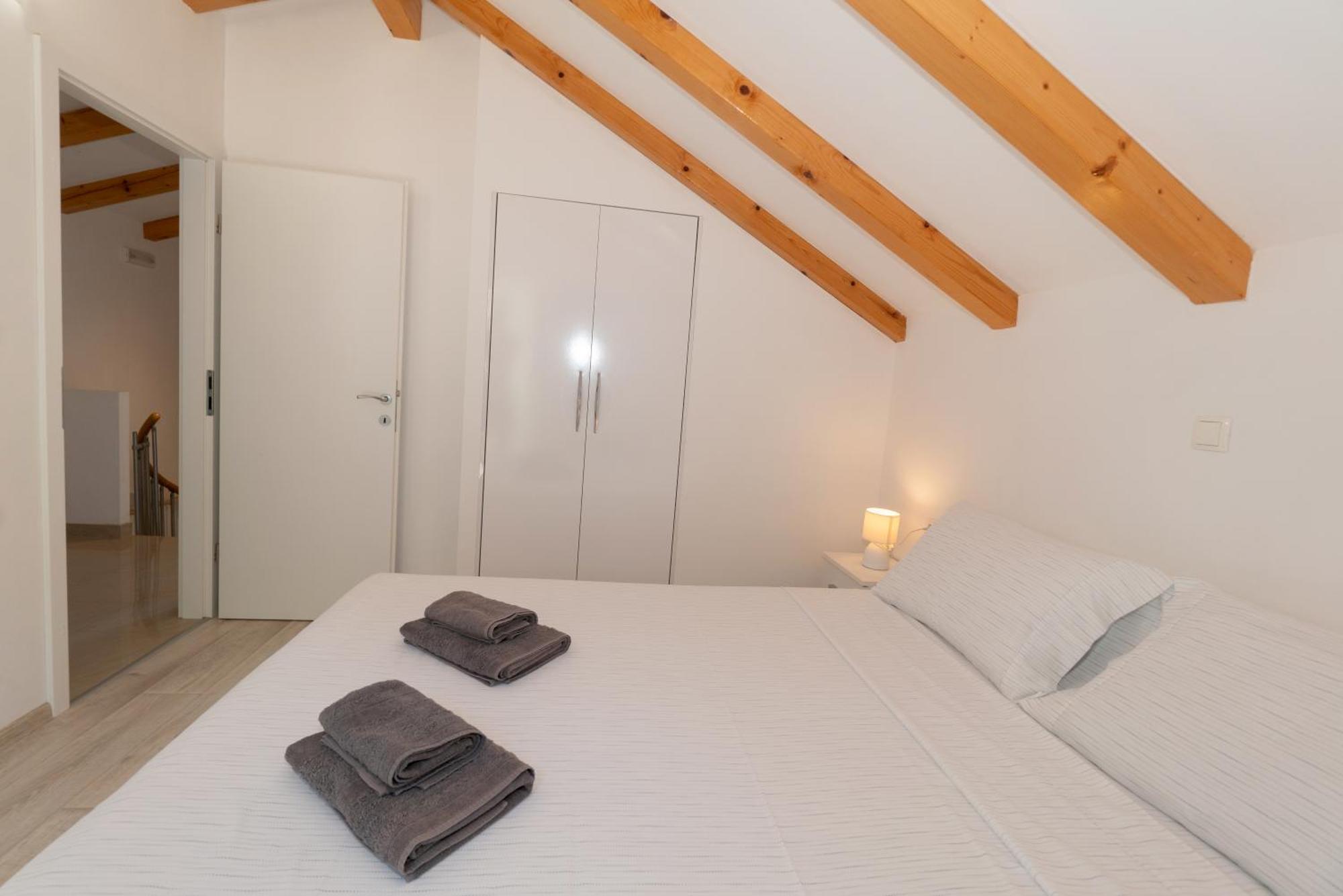Apartments Srdanovic オミシュ エクステリア 写真