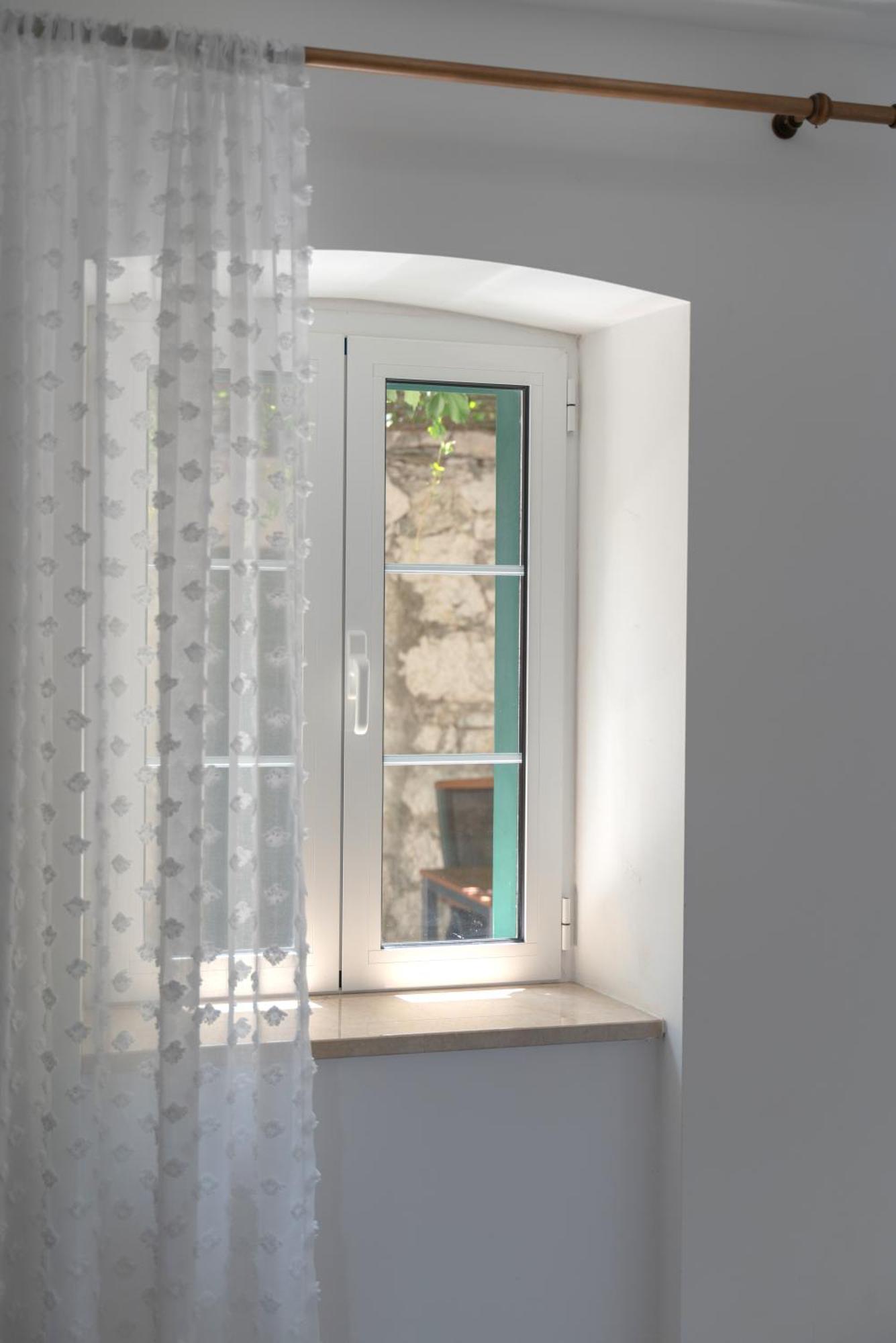 Apartments Srdanovic オミシュ エクステリア 写真