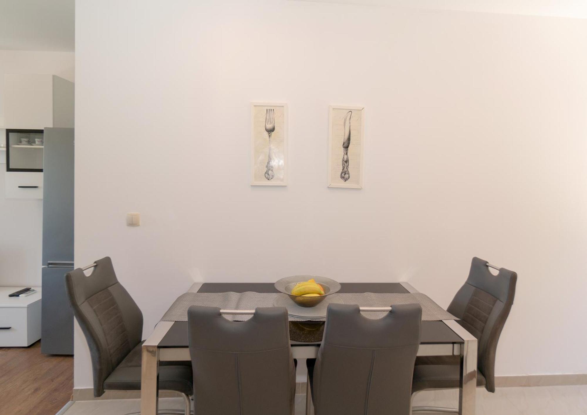 Apartments Srdanovic オミシュ エクステリア 写真
